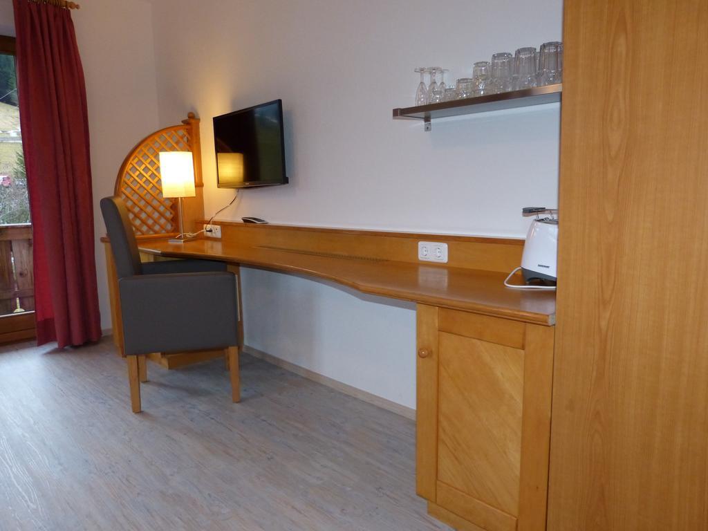 Appartements Alpenland Lermoos Zimmer foto