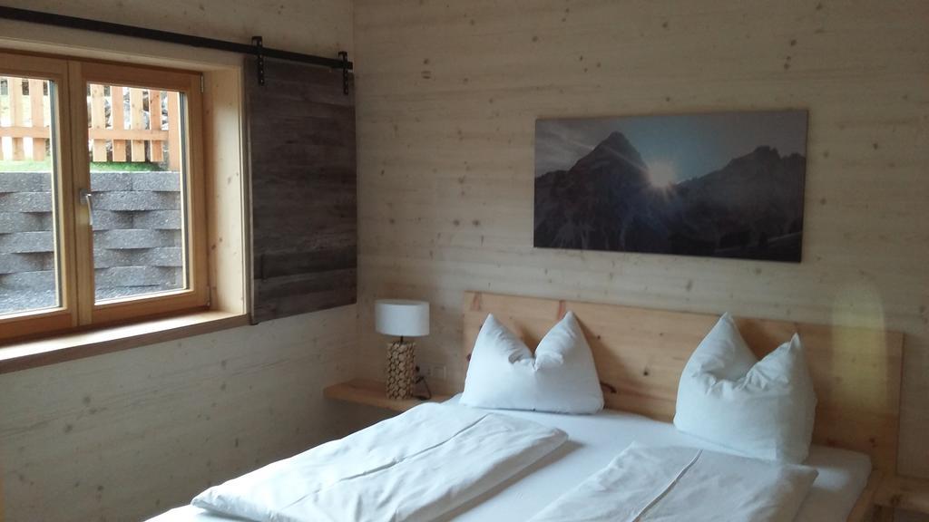 Appartements Alpenland Lermoos Zimmer foto