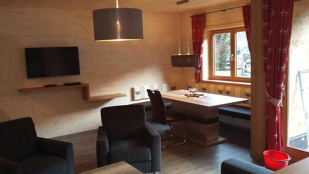 Appartements Alpenland Lermoos Zimmer foto