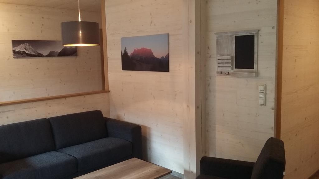Appartements Alpenland Lermoos Zimmer foto