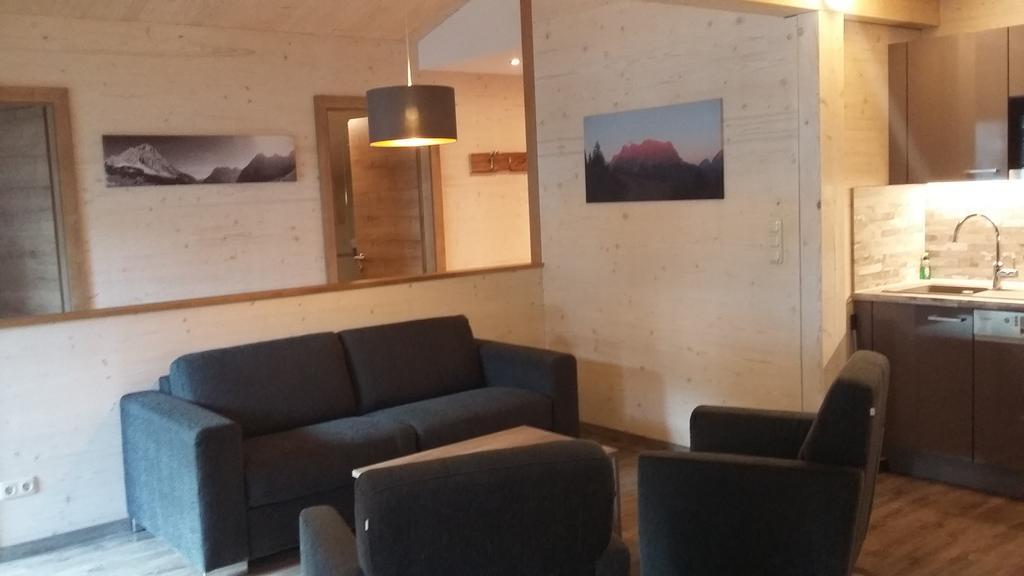 Appartements Alpenland Lermoos Zimmer foto